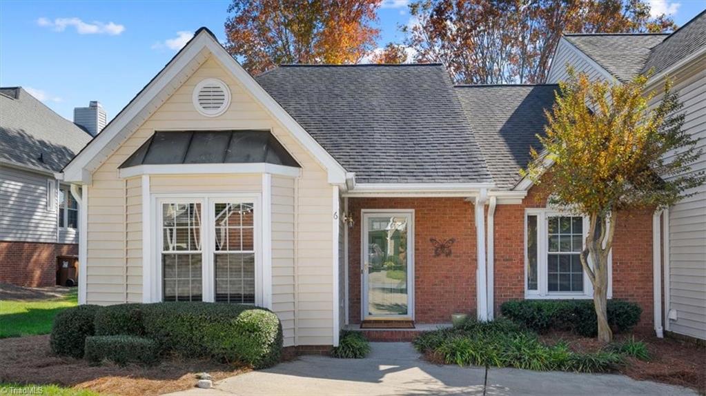 6 Cedar Knoll Court
