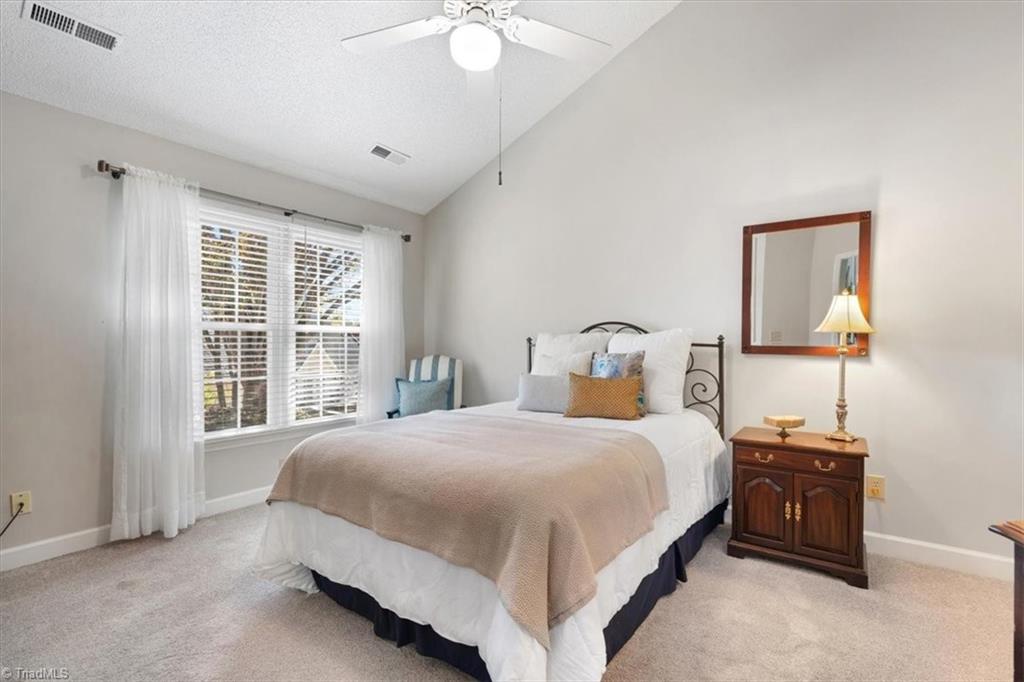 6 Cedar Knoll Court