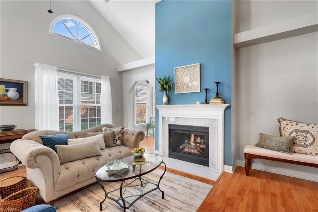 6 Cedar Knoll Court