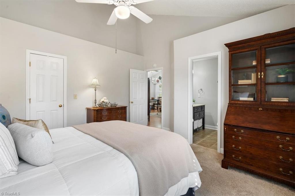 6 Cedar Knoll Court