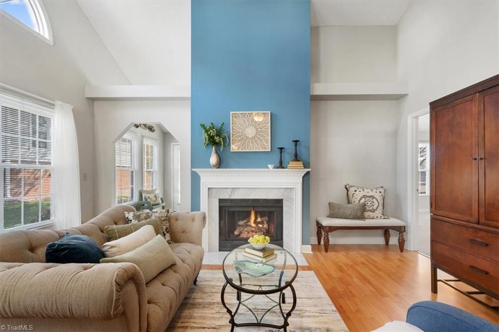 6 Cedar Knoll Court