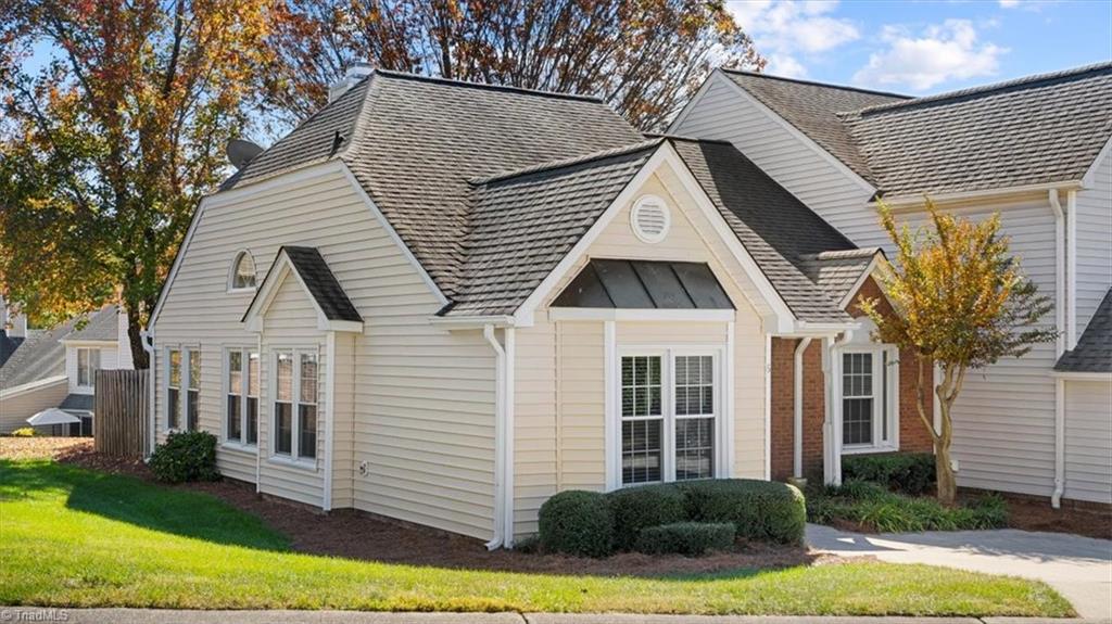 6 Cedar Knoll Court