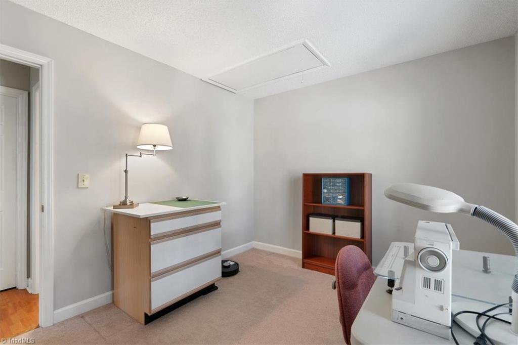 6 Cedar Knoll Court