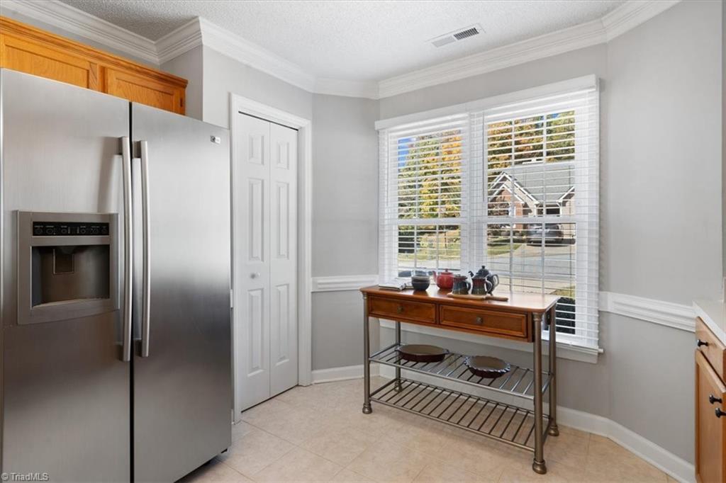6 Cedar Knoll Court