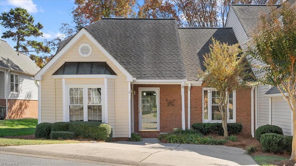 6 Cedar Knoll Court