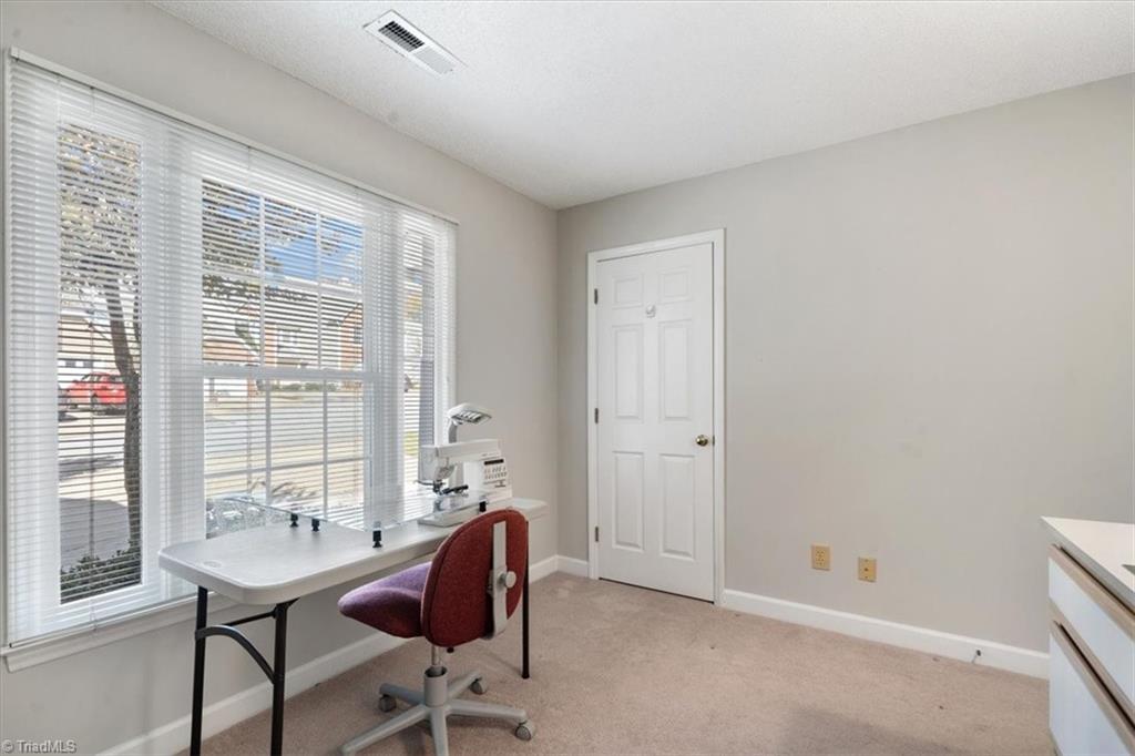 6 Cedar Knoll Court
