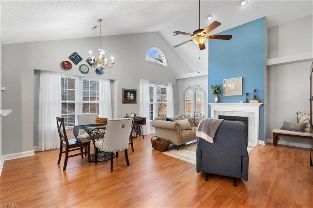 6 Cedar Knoll Court