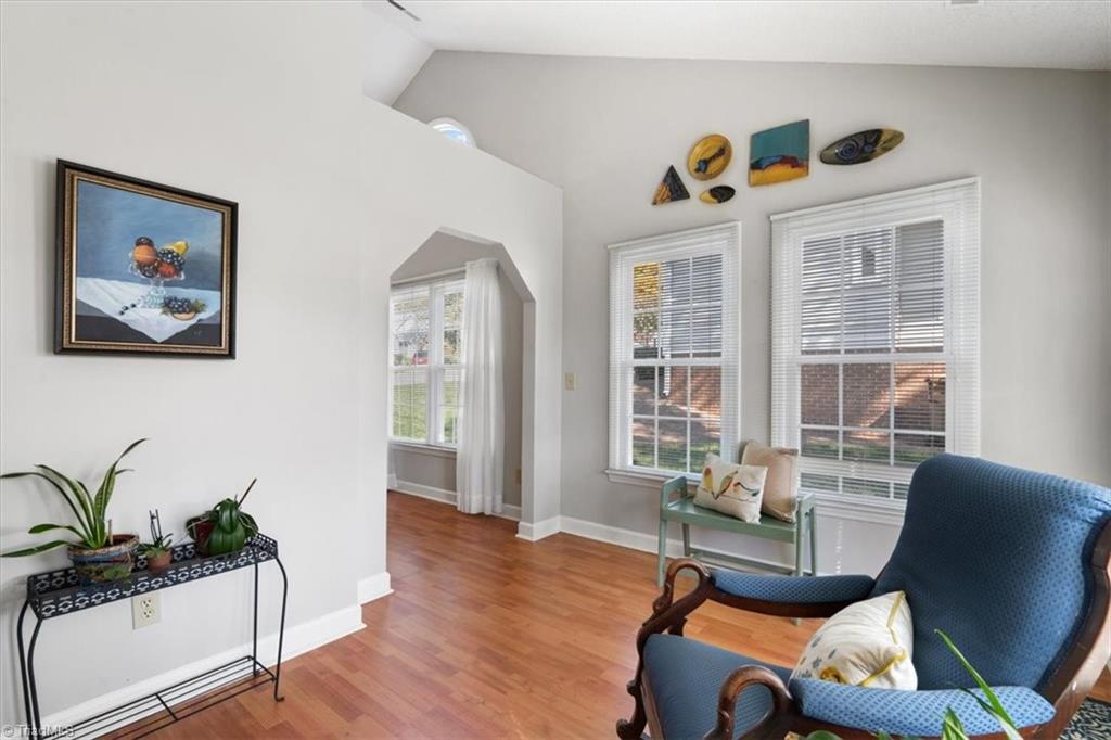 6 Cedar Knoll Court