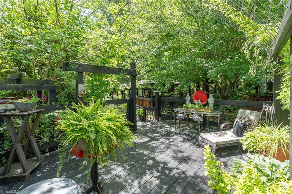 238 Maple Street