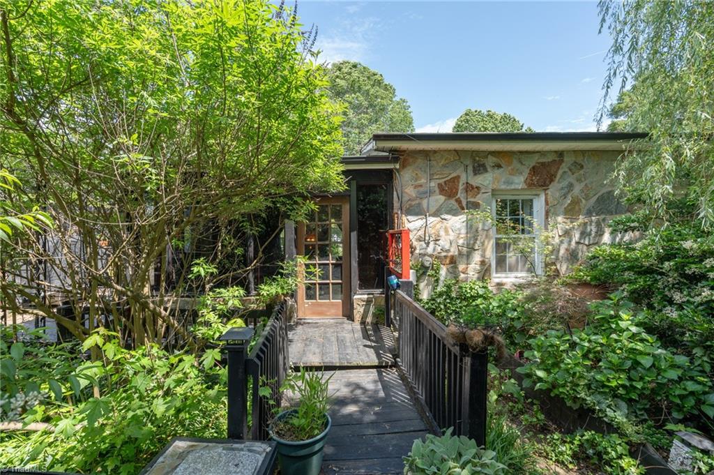 238 Maple Street