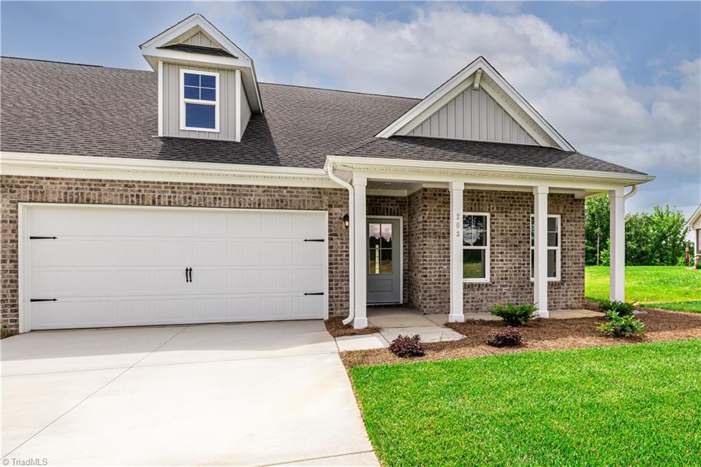 203 Creekside Terrace