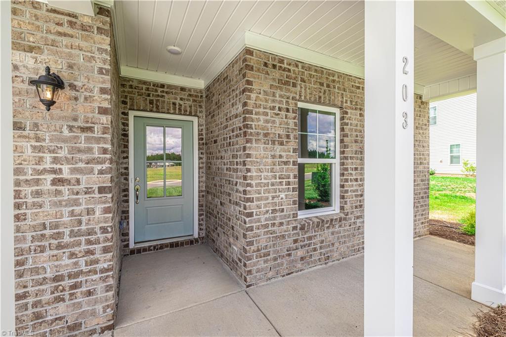 203 Creekside Terrace