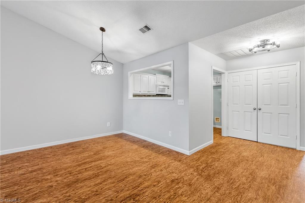 4696 Glengarry Circle