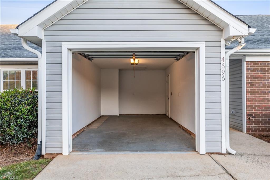 4696 Glengarry Circle