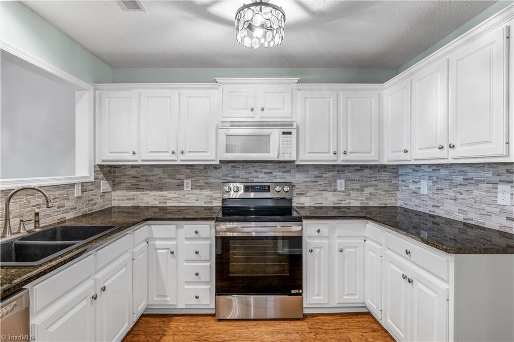 4696 Glengarry Circle