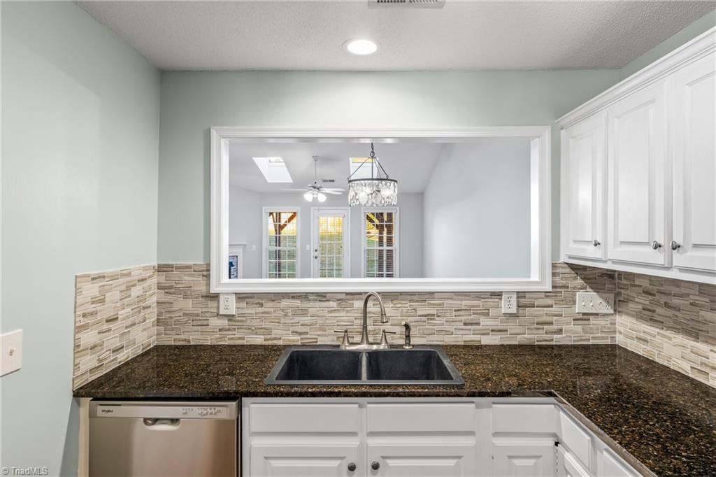 4696 Glengarry Circle