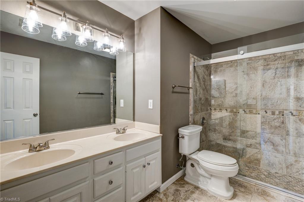 4696 Glengarry Circle