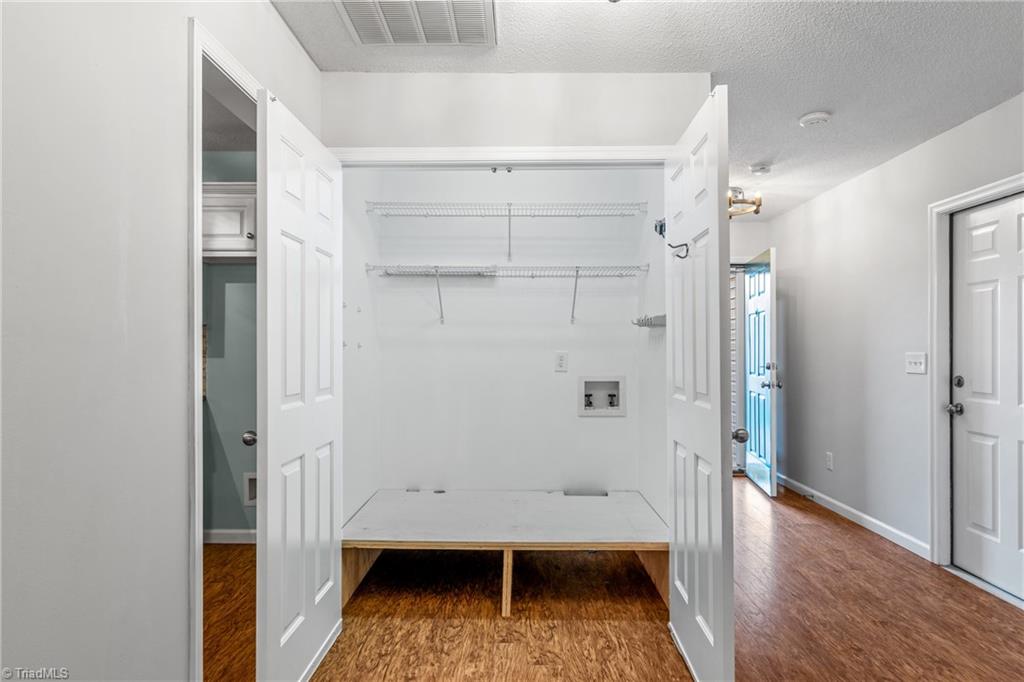 4696 Glengarry Circle