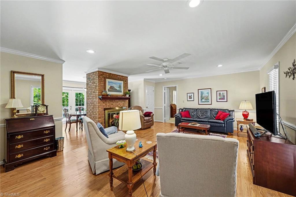 4903 Forest Oaks Drive