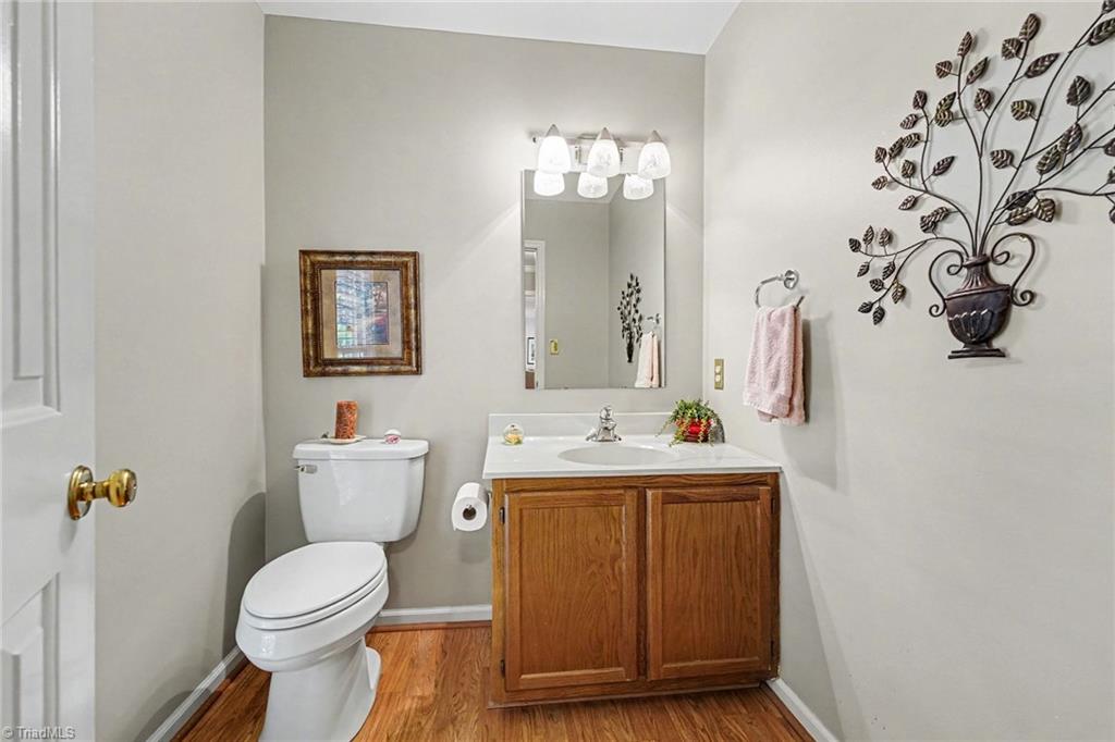 4903 Forest Oaks Drive