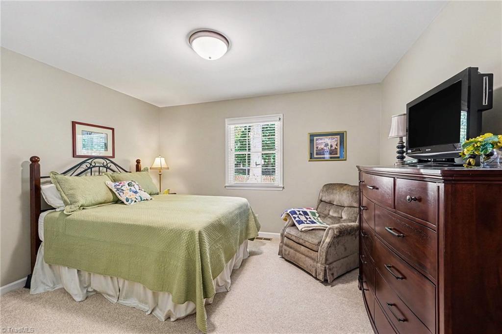 4903 Forest Oaks Drive