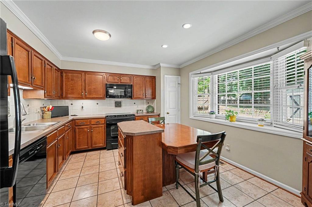4903 Forest Oaks Drive