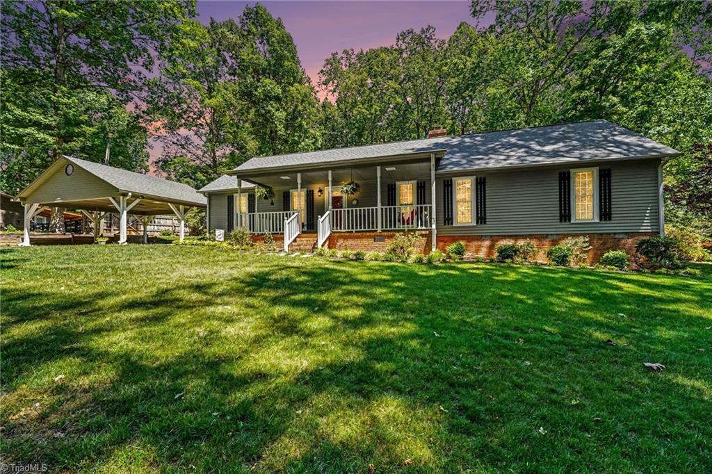 4903 Forest Oaks Drive