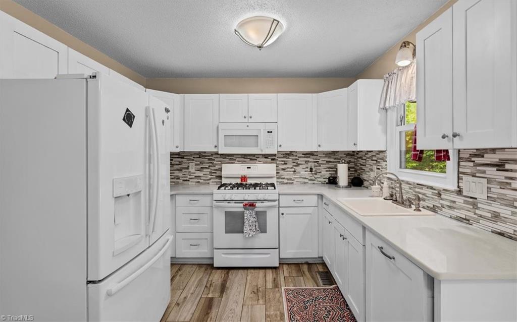 2418 Quaker Landing Road