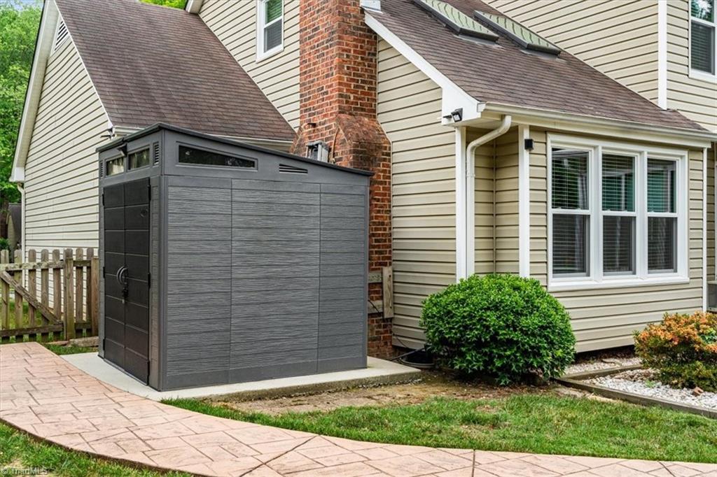 2418 Quaker Landing Road