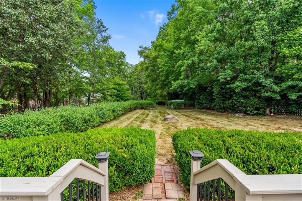 2418 Quaker Landing Road