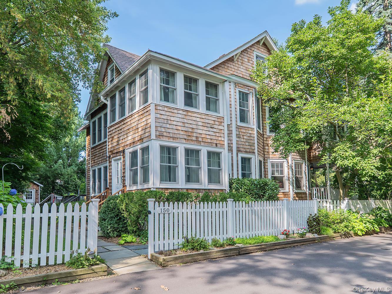 150 Franklin Avenue