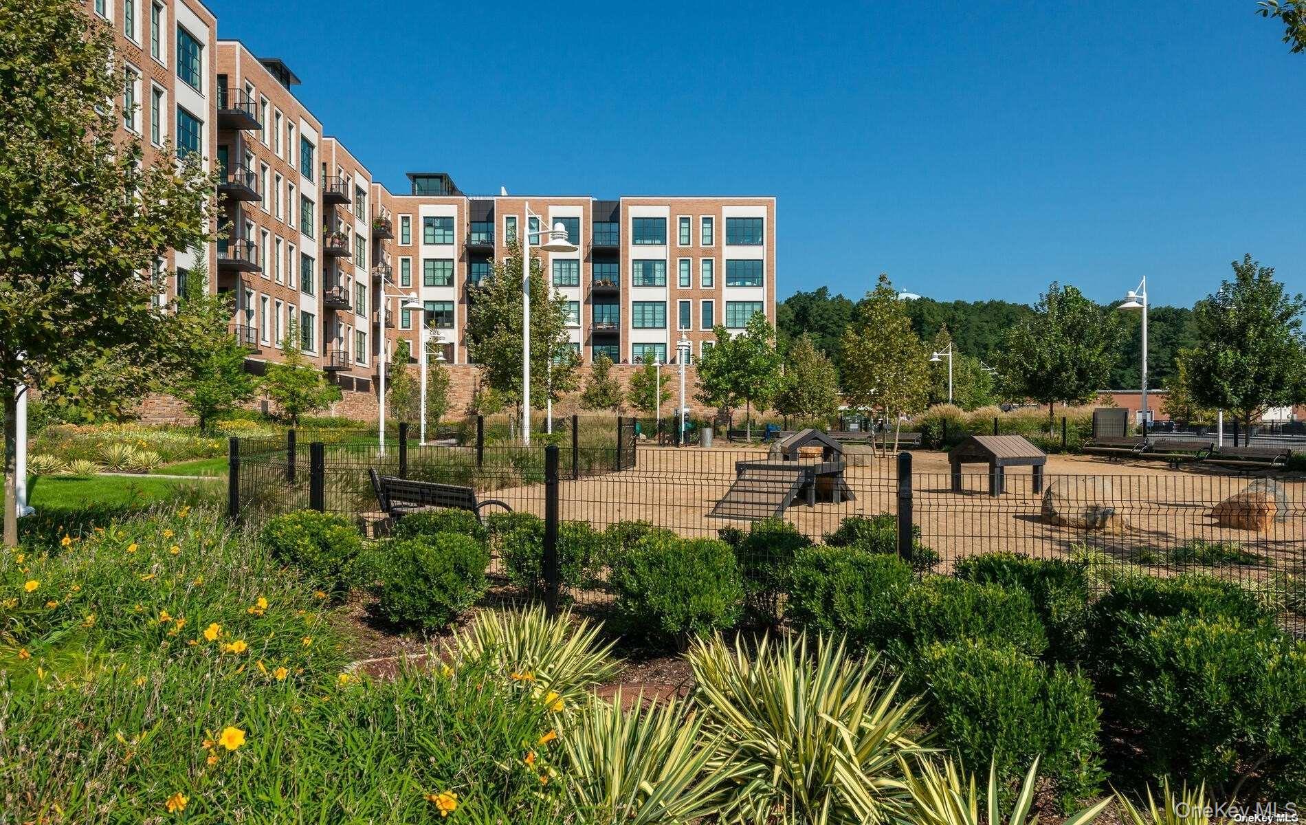 100 Garvies Point Road Unit: 1014