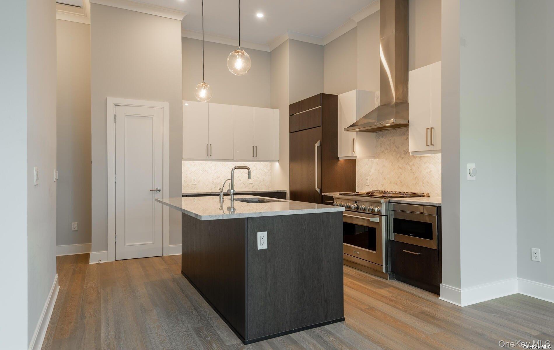 100 Garvies Point Road Unit: 1014