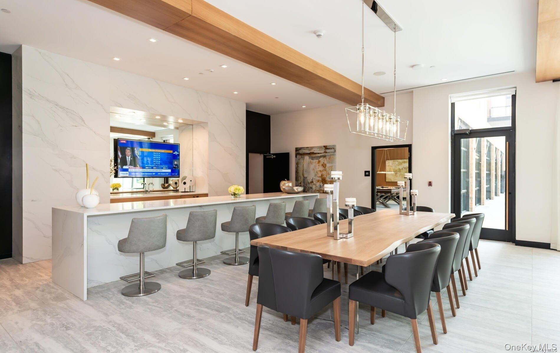 100 Garvies Point Road Unit: 1014