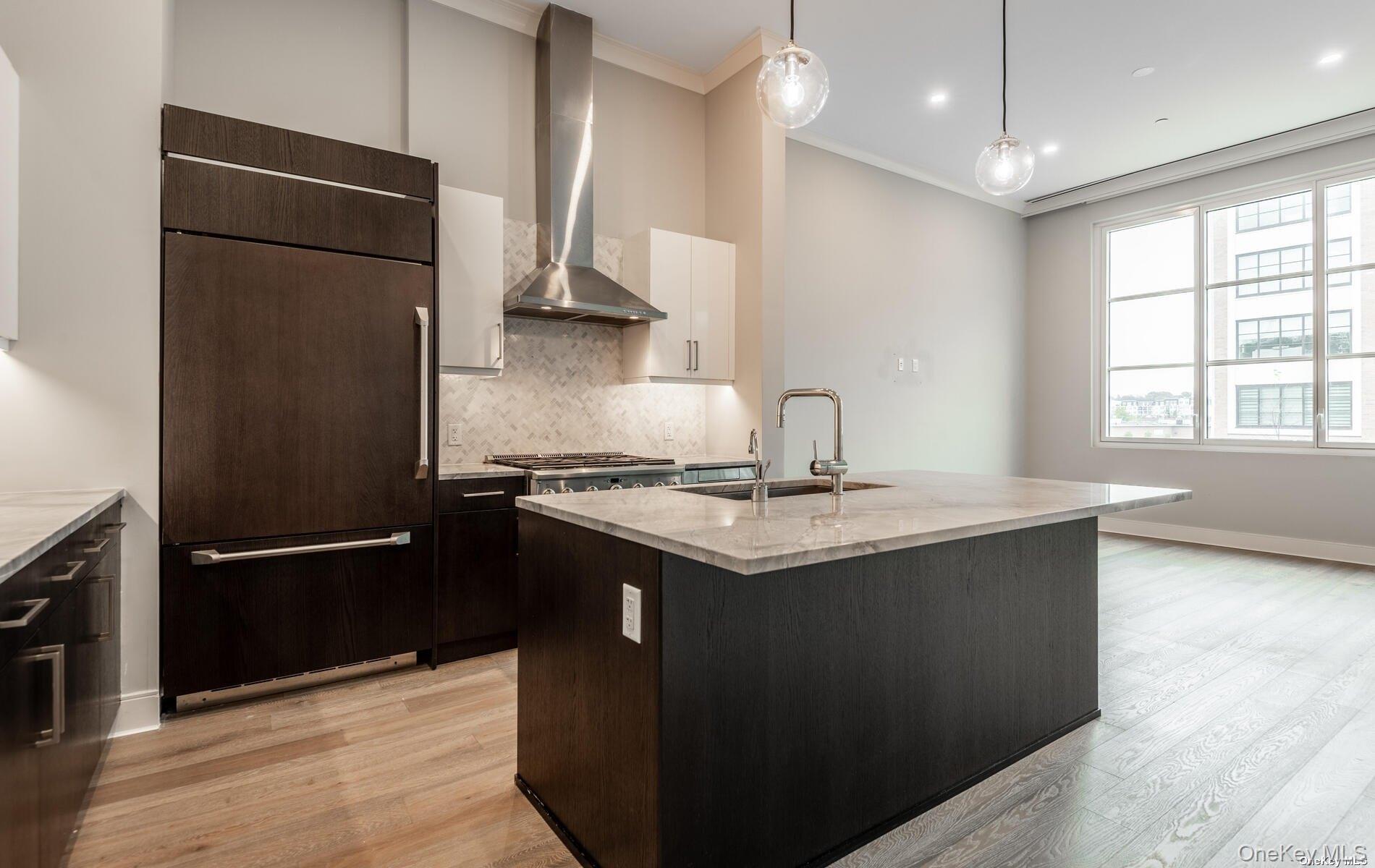 100 Garvies Point Road Unit: 1014