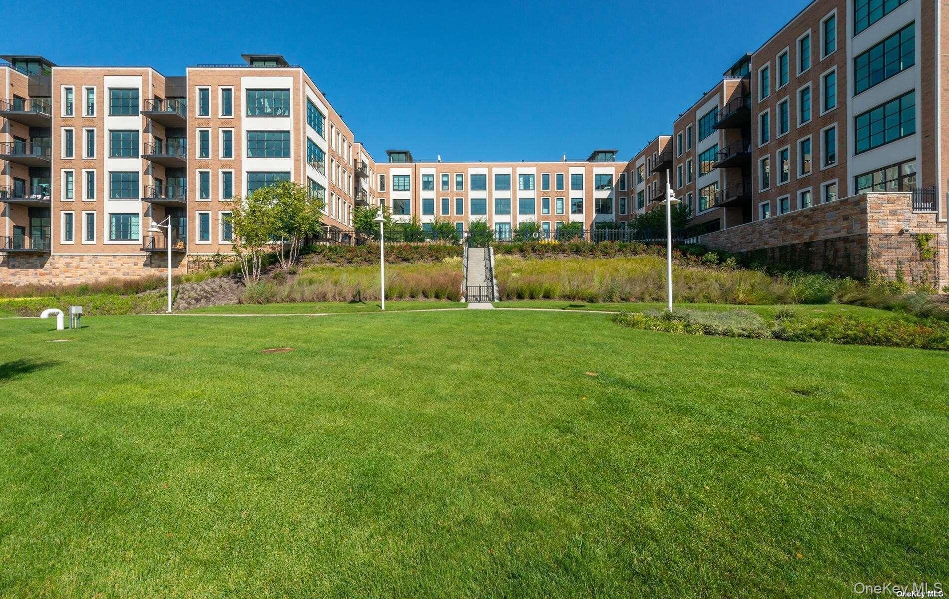 100 Garvies Point Road Unit: 1014