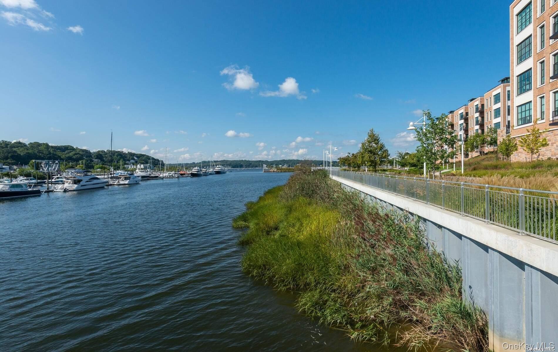 100 Garvies Point Road Unit: 1014