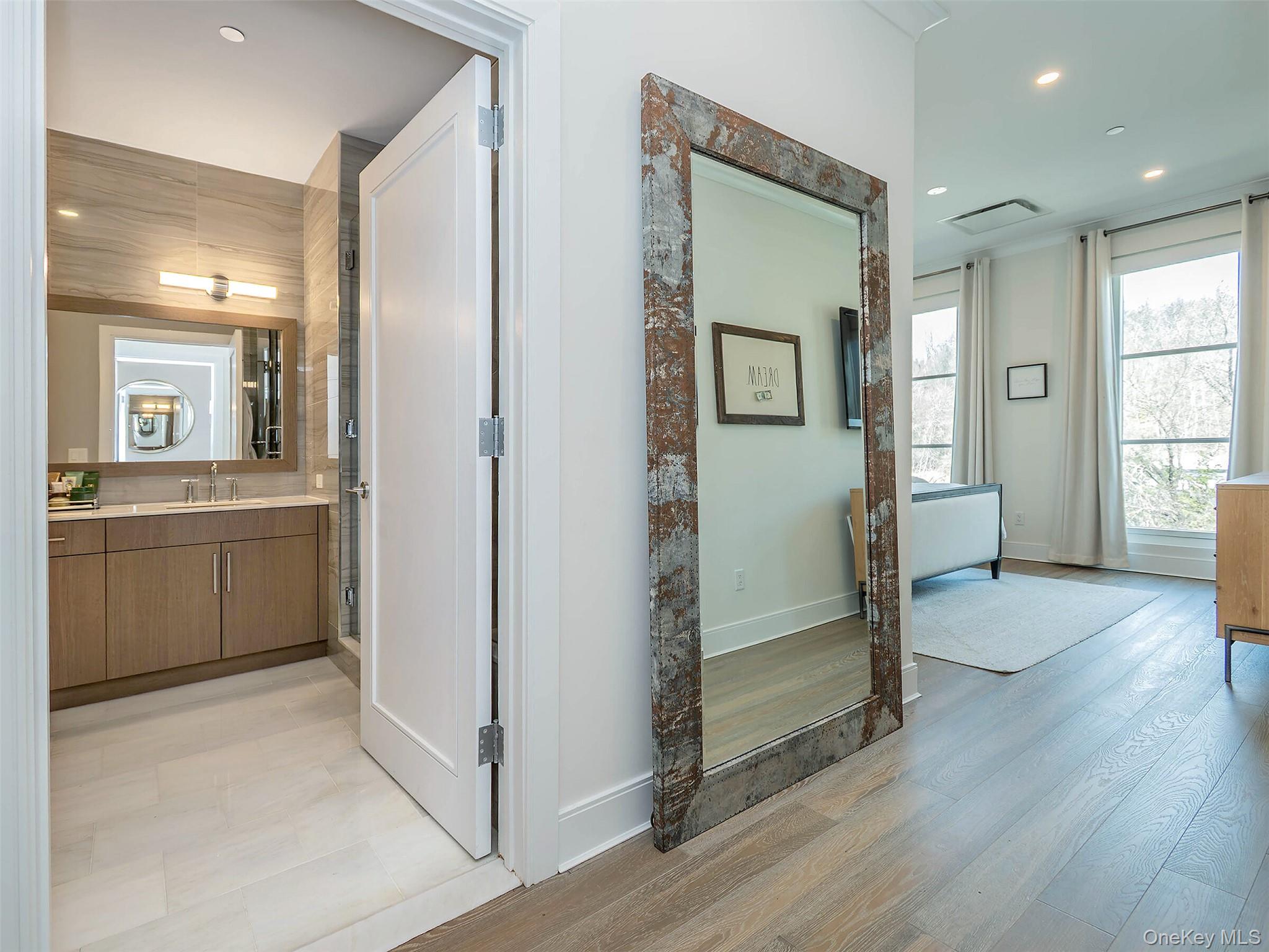 100 Garvies Point Road Unit: 1116