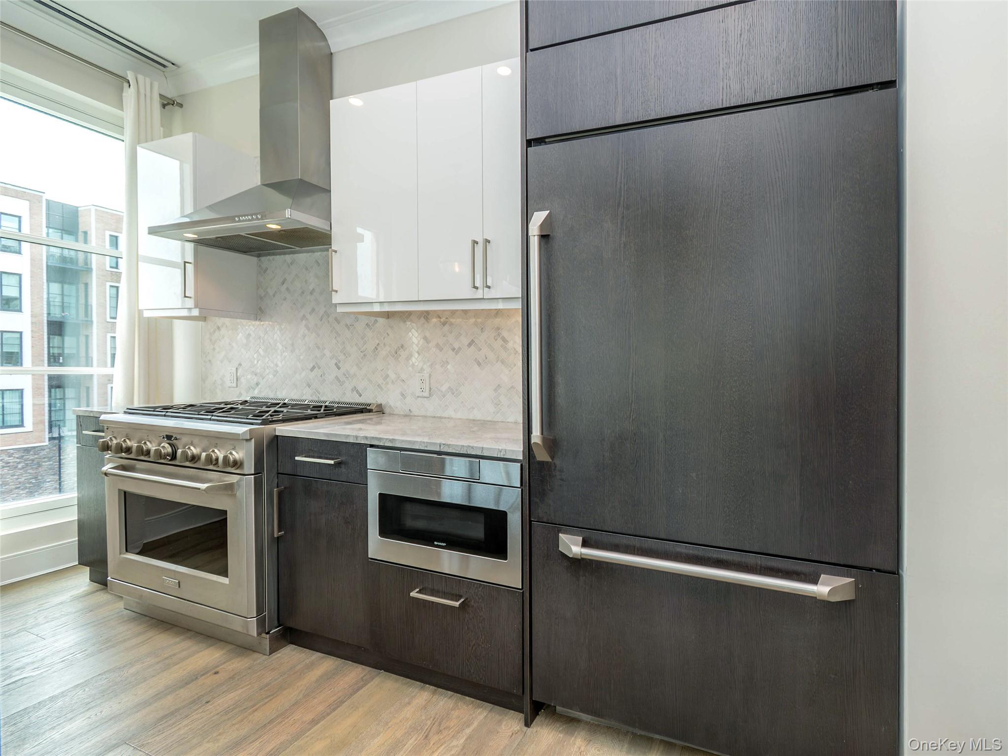 100 Garvies Point Road Unit: 1116