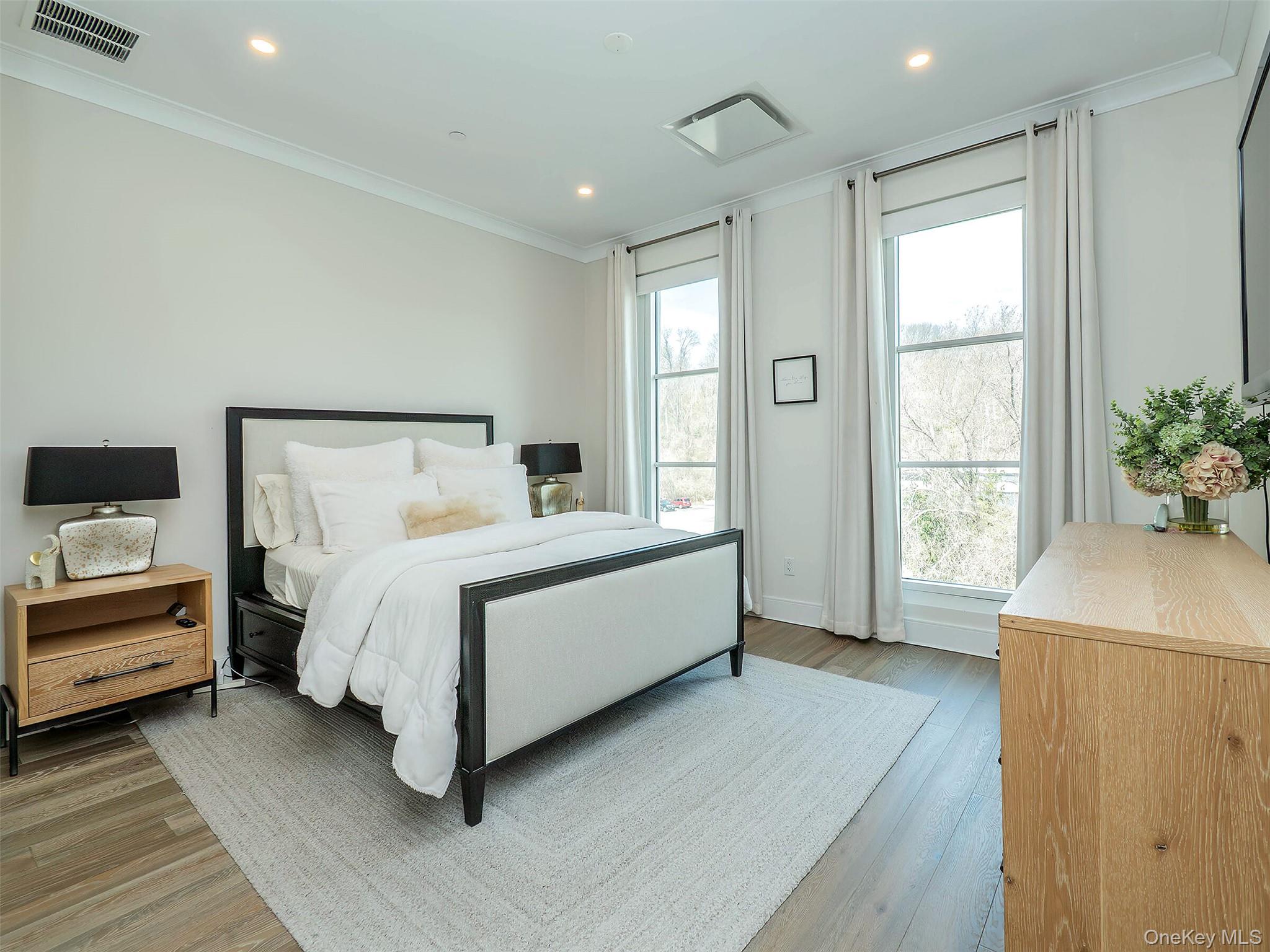 100 Garvies Point Road Unit: 1116