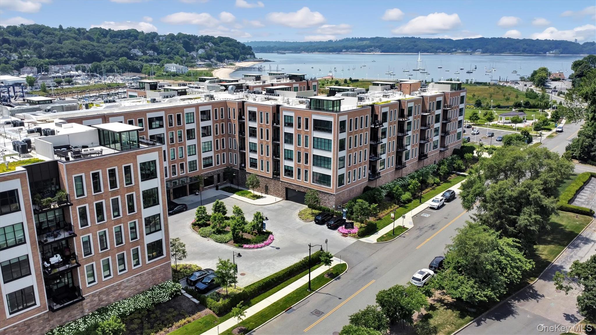 100 Garvies Point Road Unit: 1116