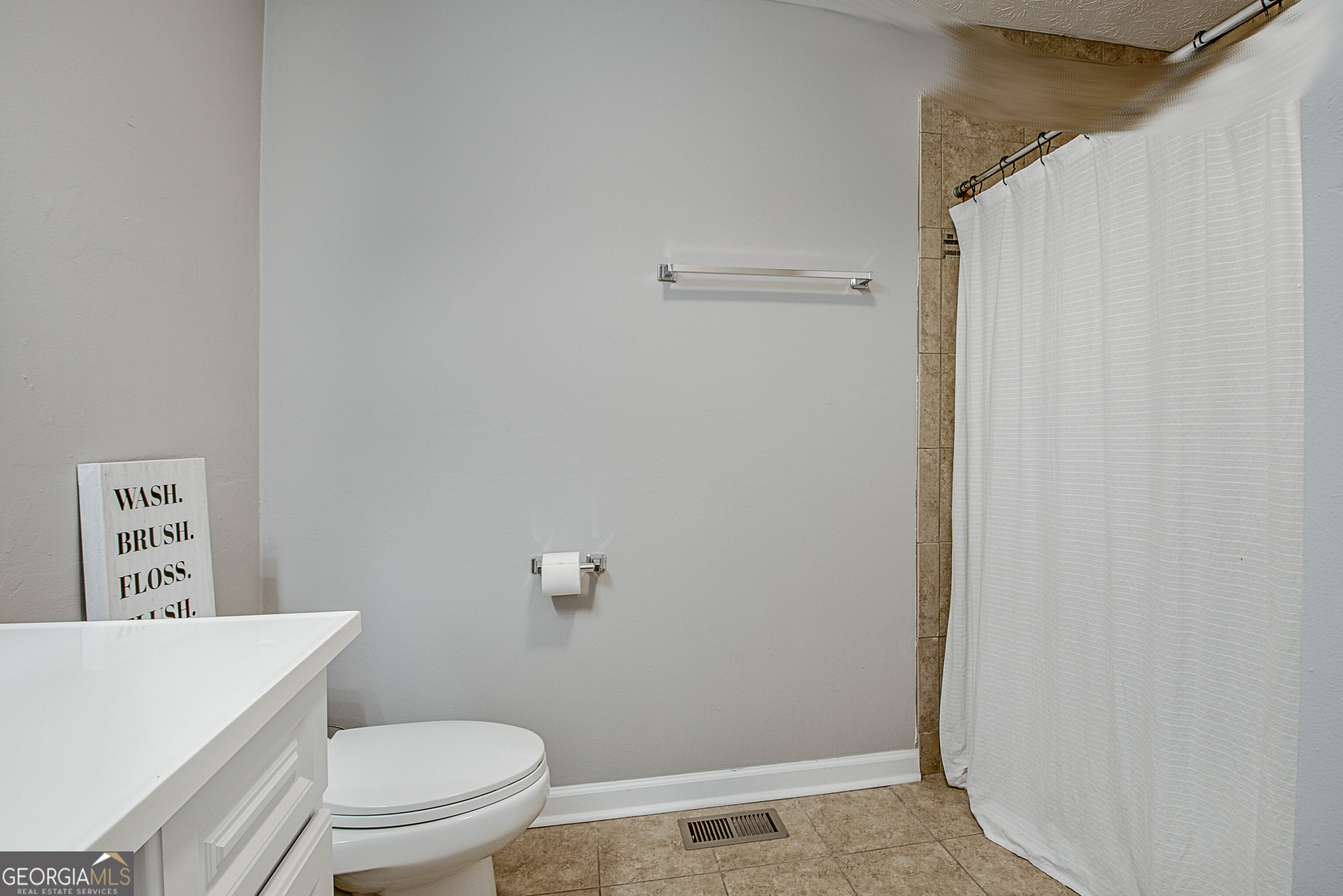 123 W Wedgewood Circle