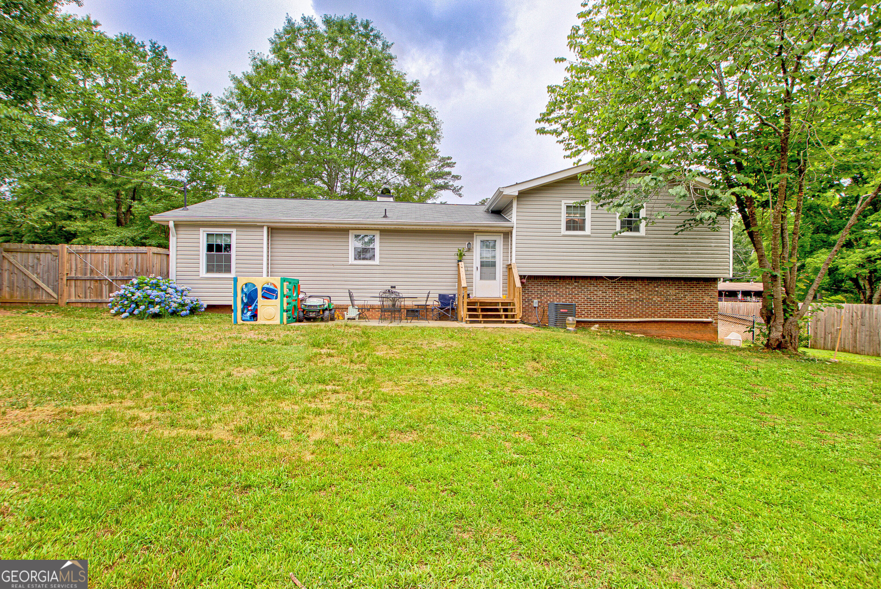 123 W Wedgewood Circle