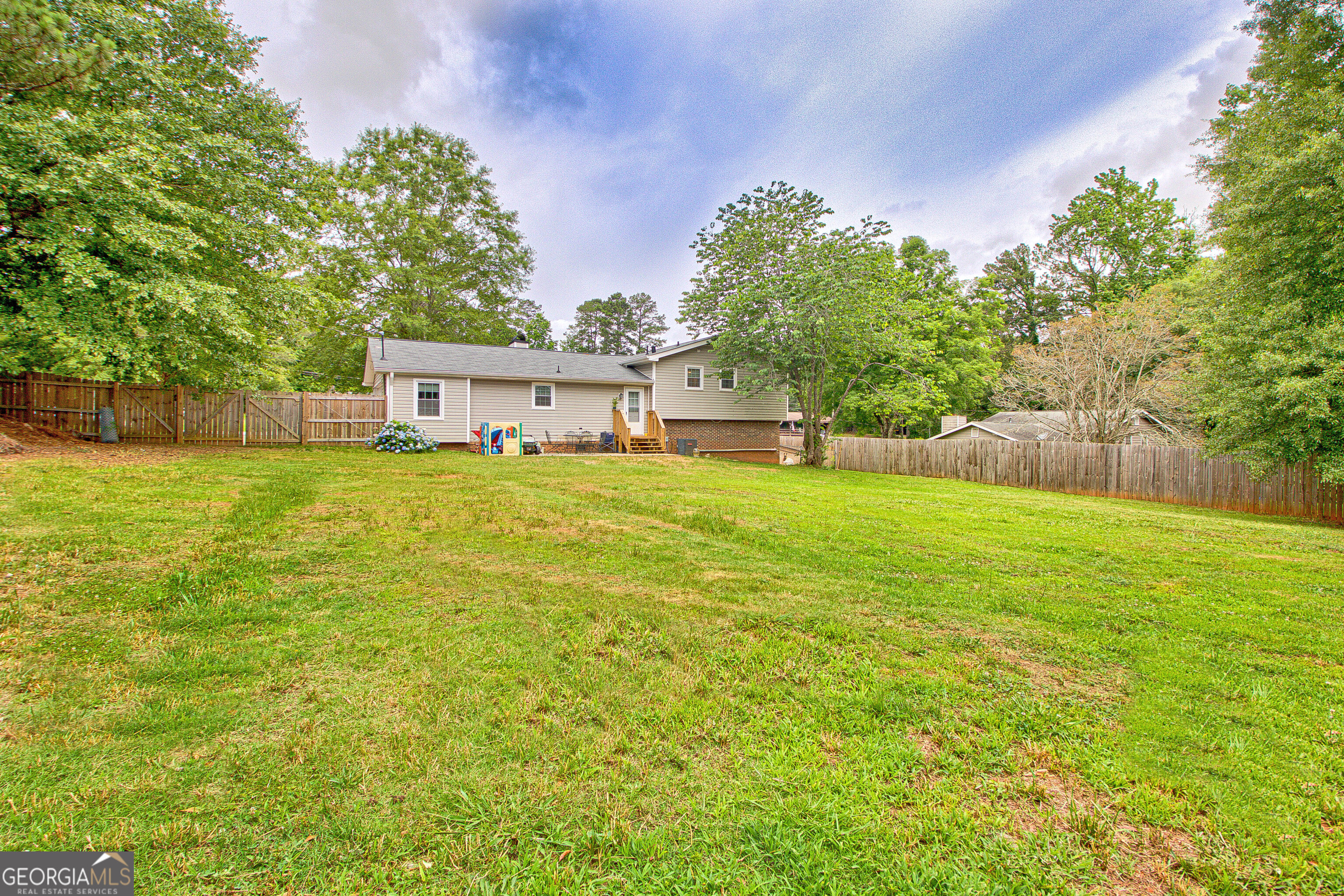 123 W Wedgewood Circle