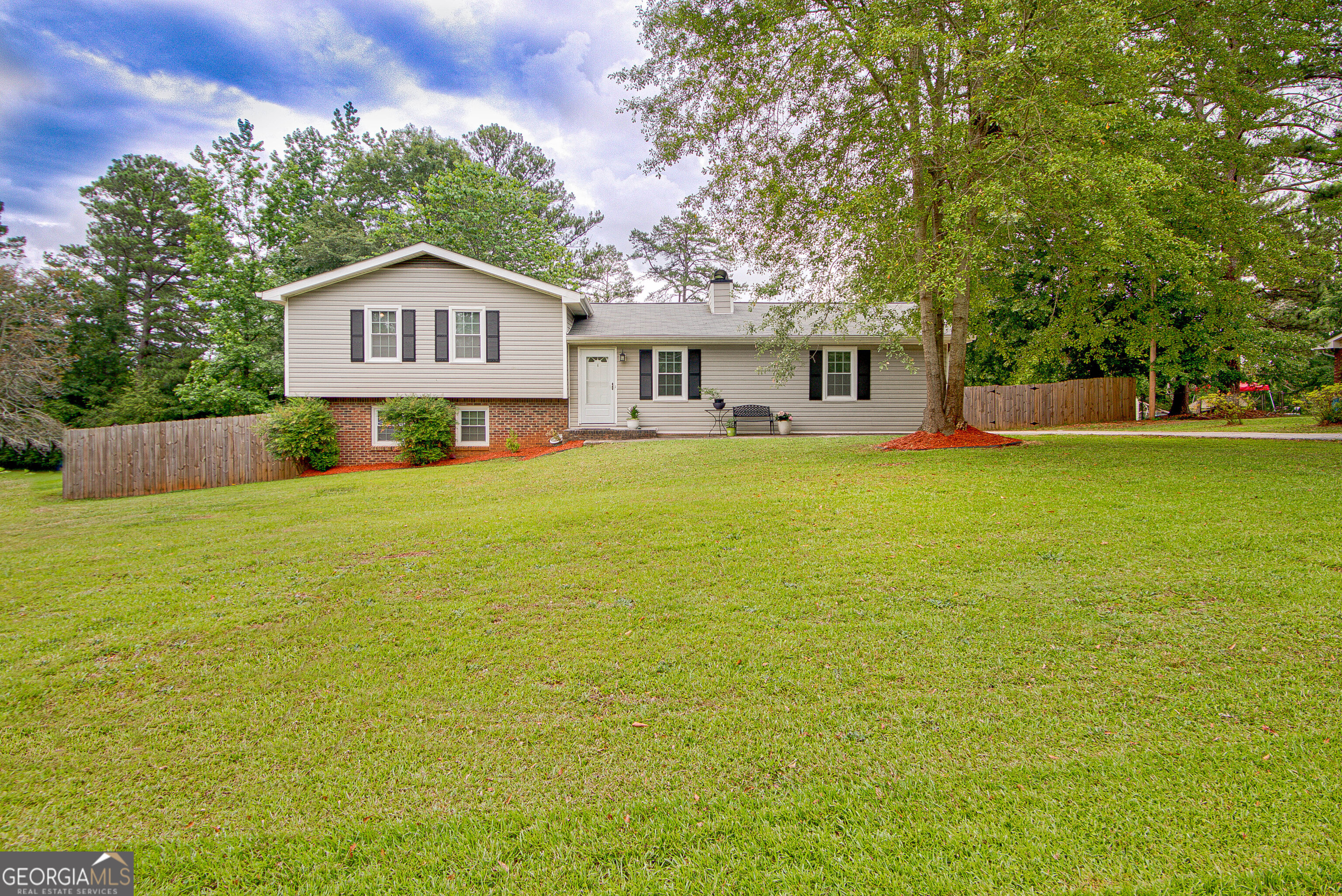 123 W Wedgewood Circle