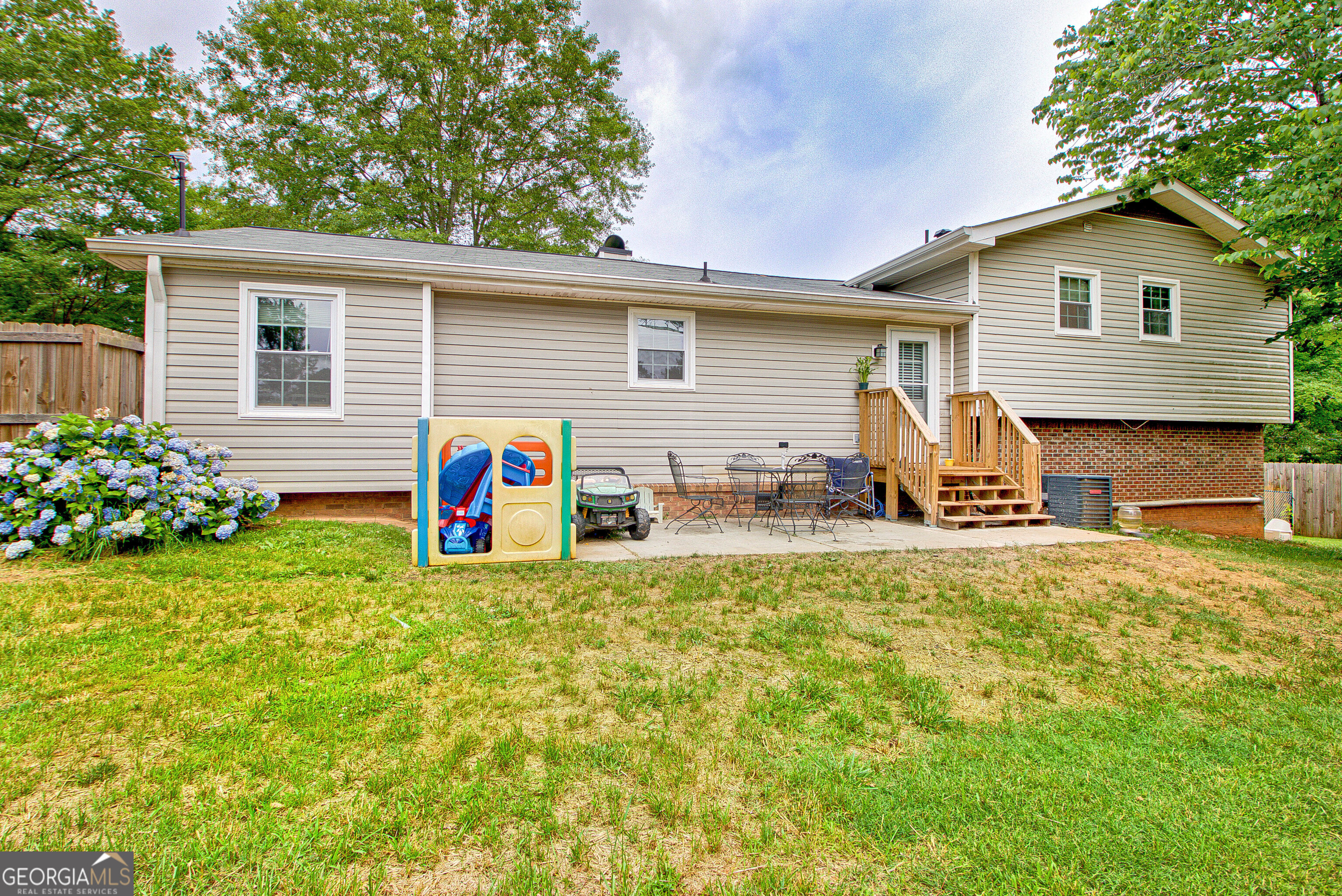 123 W Wedgewood Circle