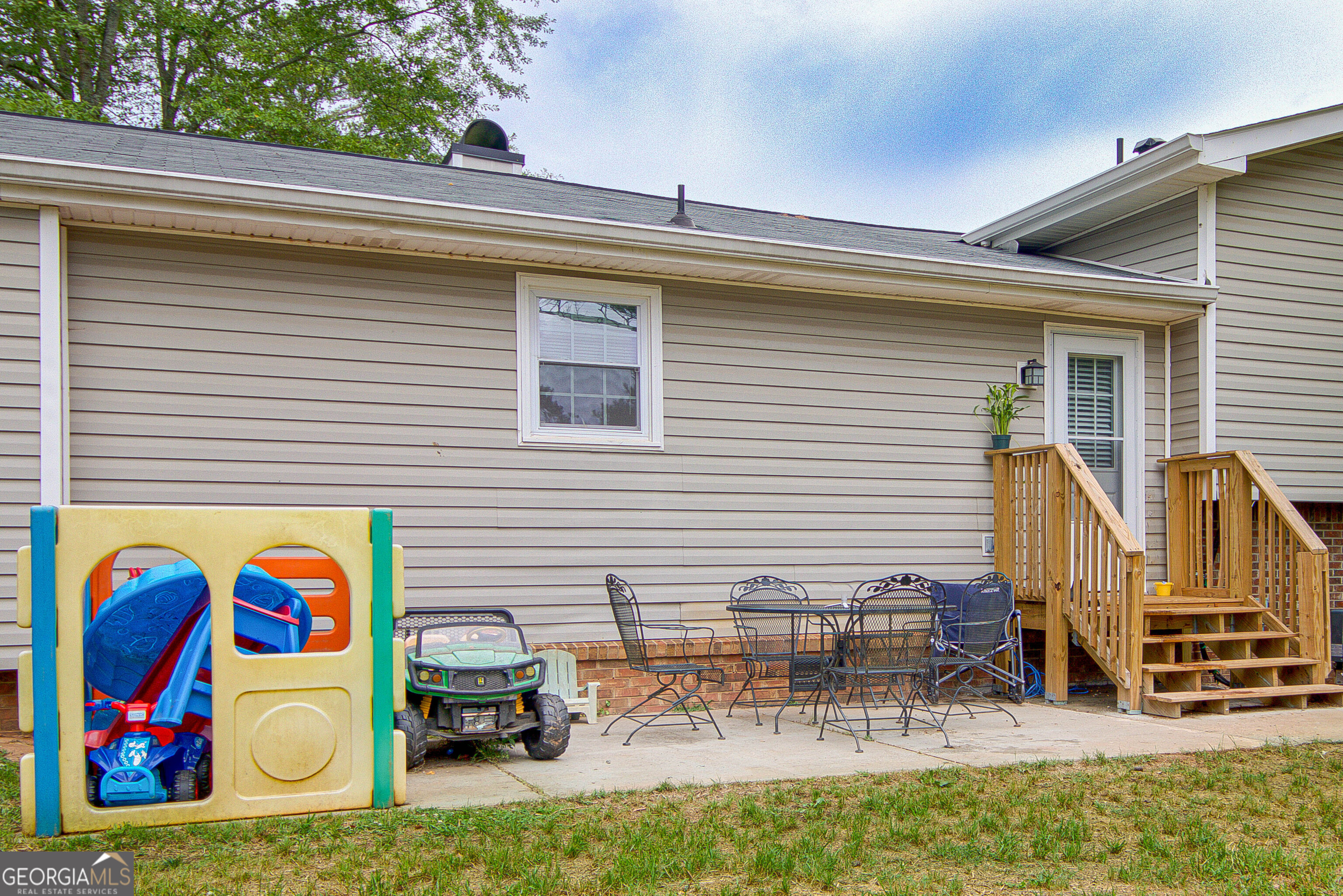 123 W Wedgewood Circle