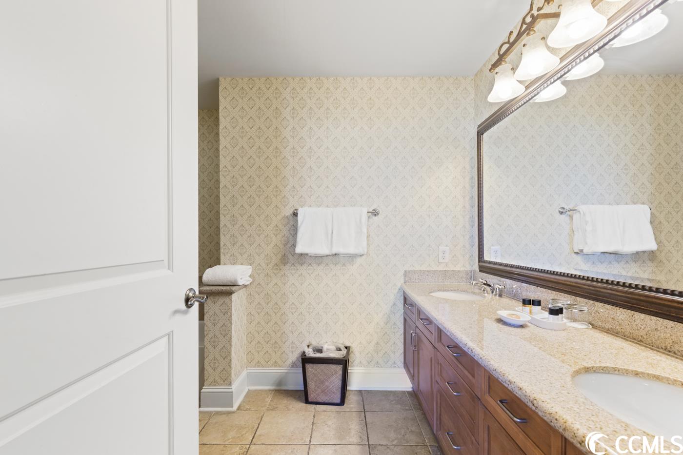 8121 Amalfi Pl. Unit: 4-705