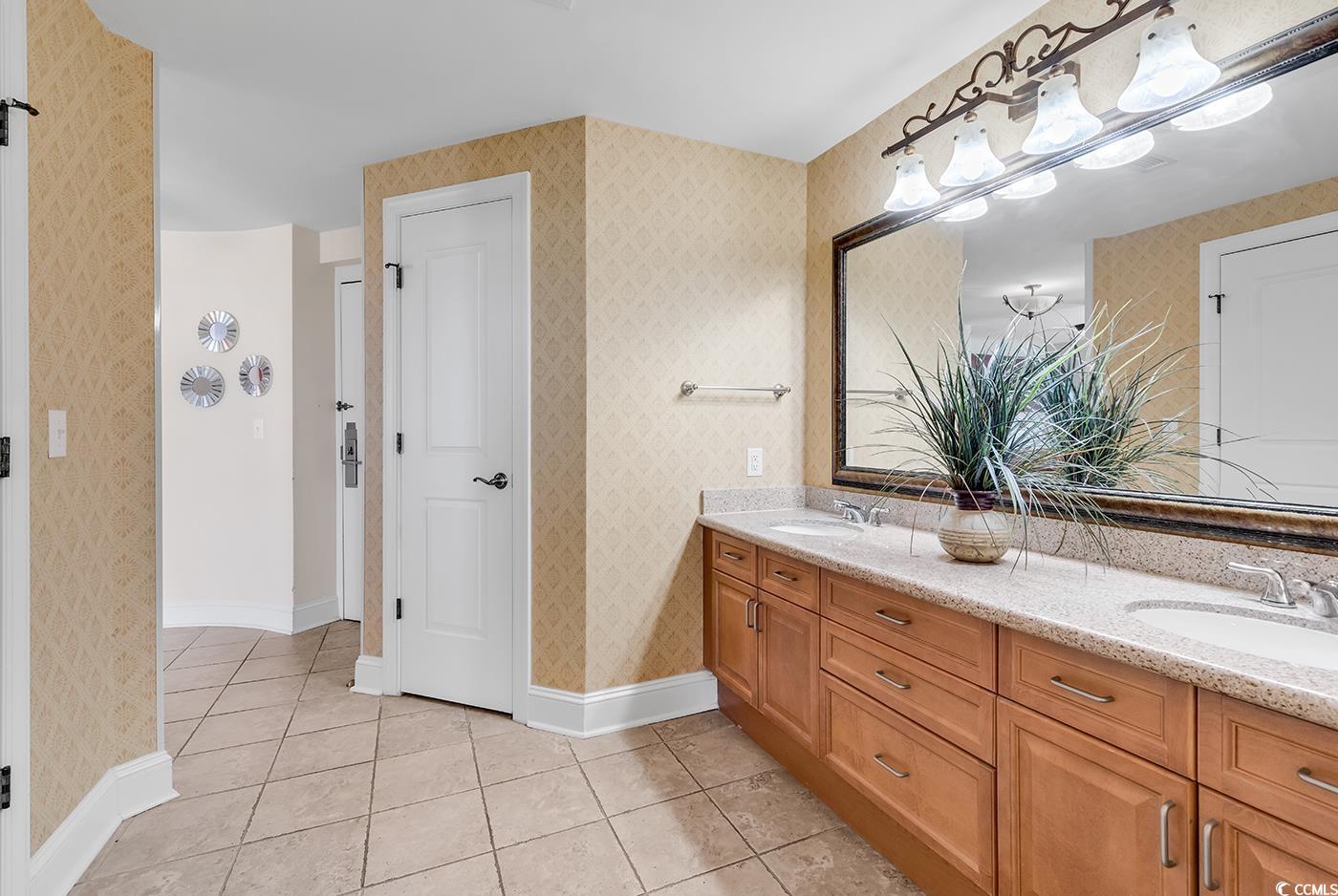 8121 Amalfi Pl. Unit: 4-604