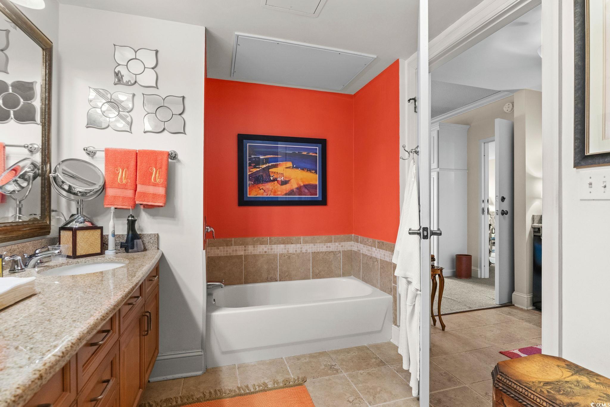 8121 Amalfi Pl. Unit: 7-304